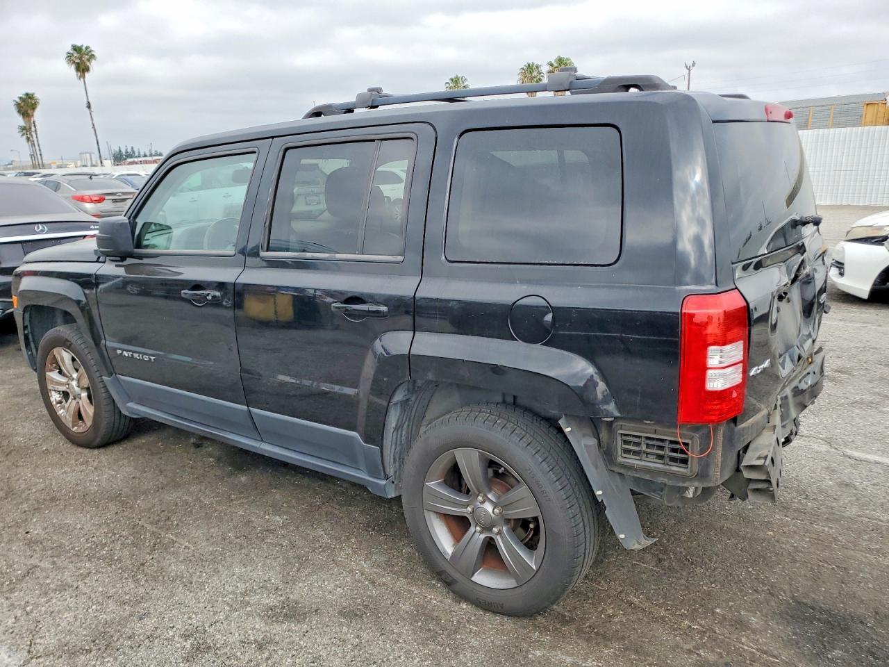 2015 Jeep Patriot Latitude - Фото 2