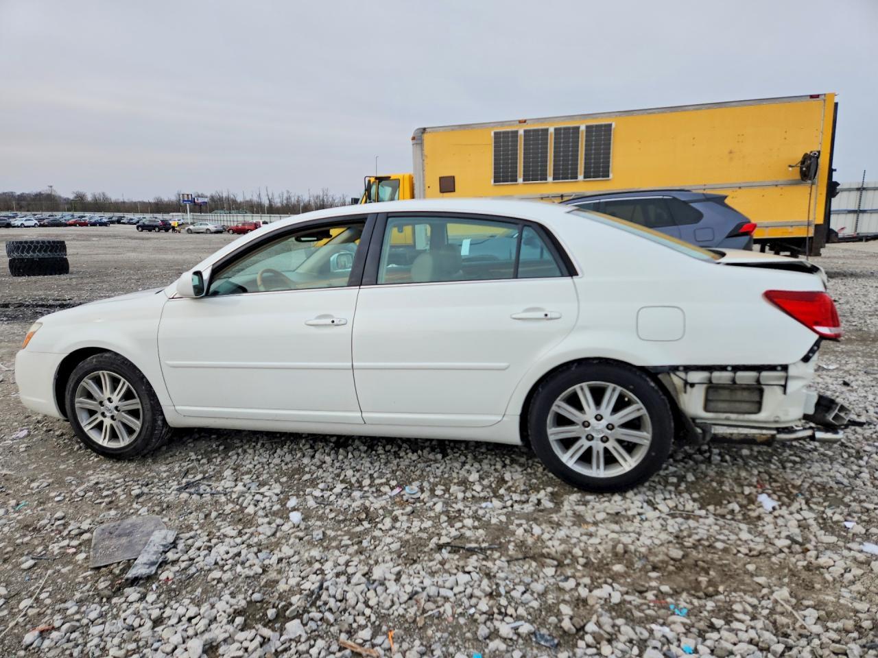2007 Toyota Avalon - Фото 2
