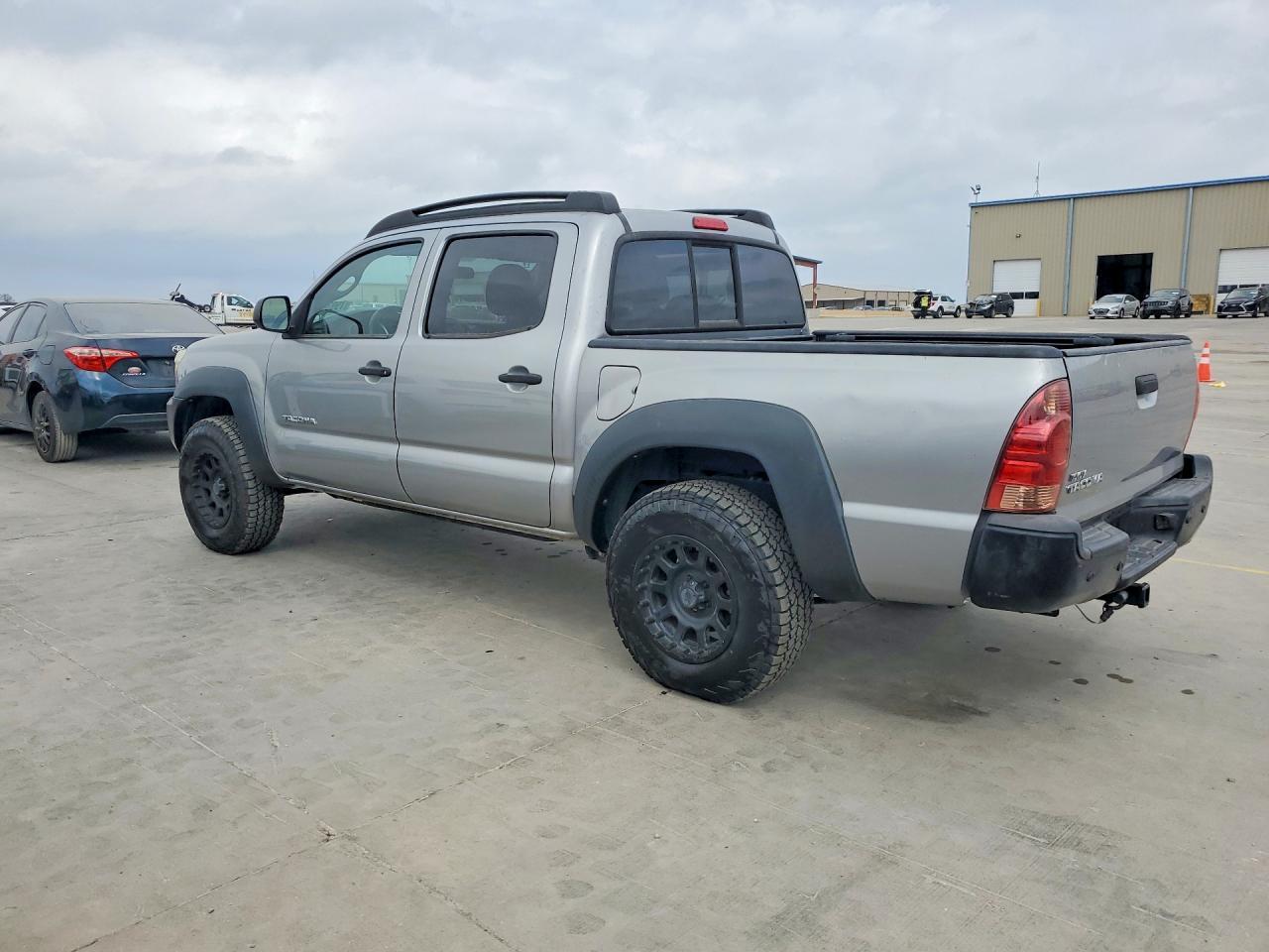 2014 Toyota Tacoma Base - Image 2