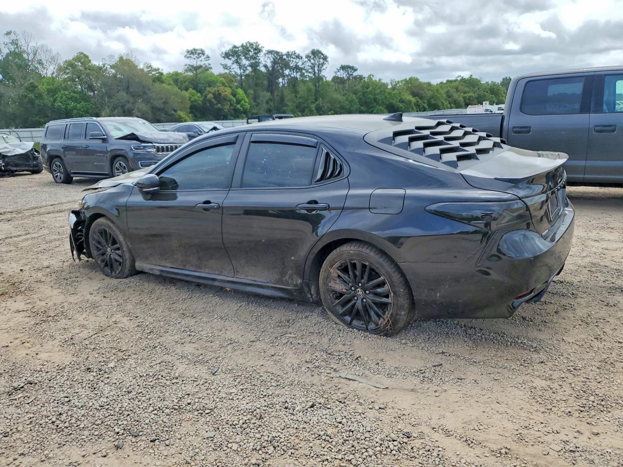 2023 Toyota Camry Se - Image 2