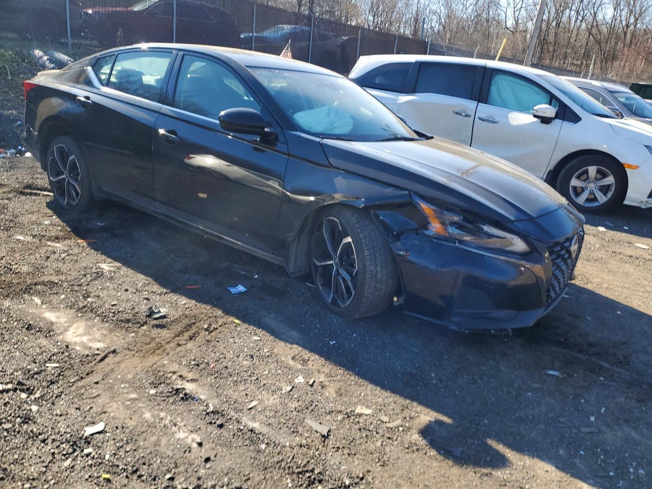 2023 Nissan Altima 2.5 Sr - Image 4