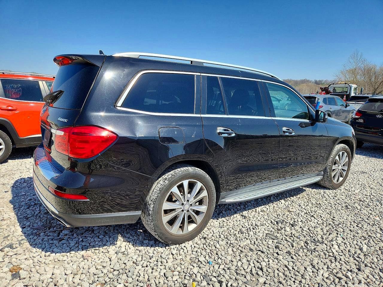 2015 Mercedes-Benz Gl 450 4Matic - Image 3