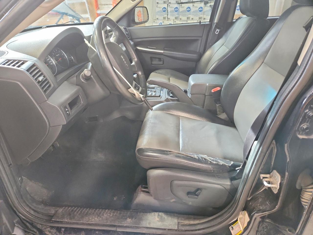 2008 Jeep Grand Cherokee Laredo - Image 7