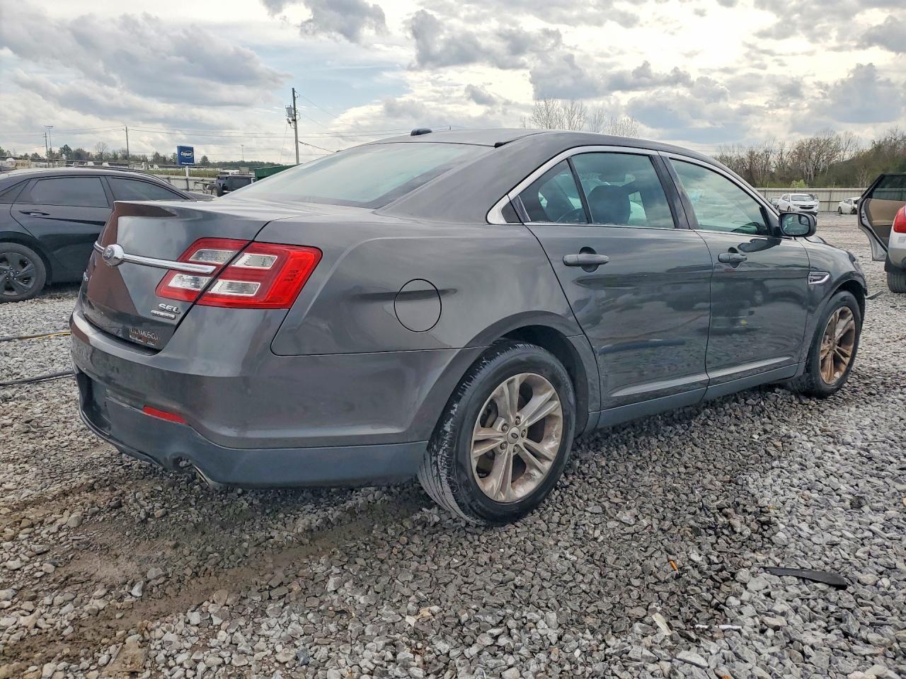 2017 Ford Taurus Sel - Image 3