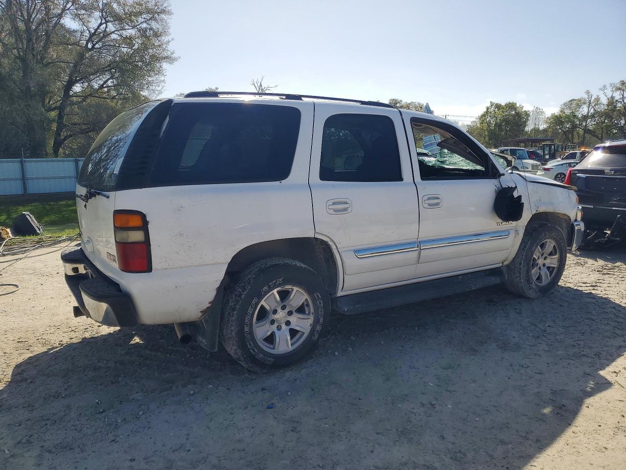 2005 GMC Yukon - Image 3