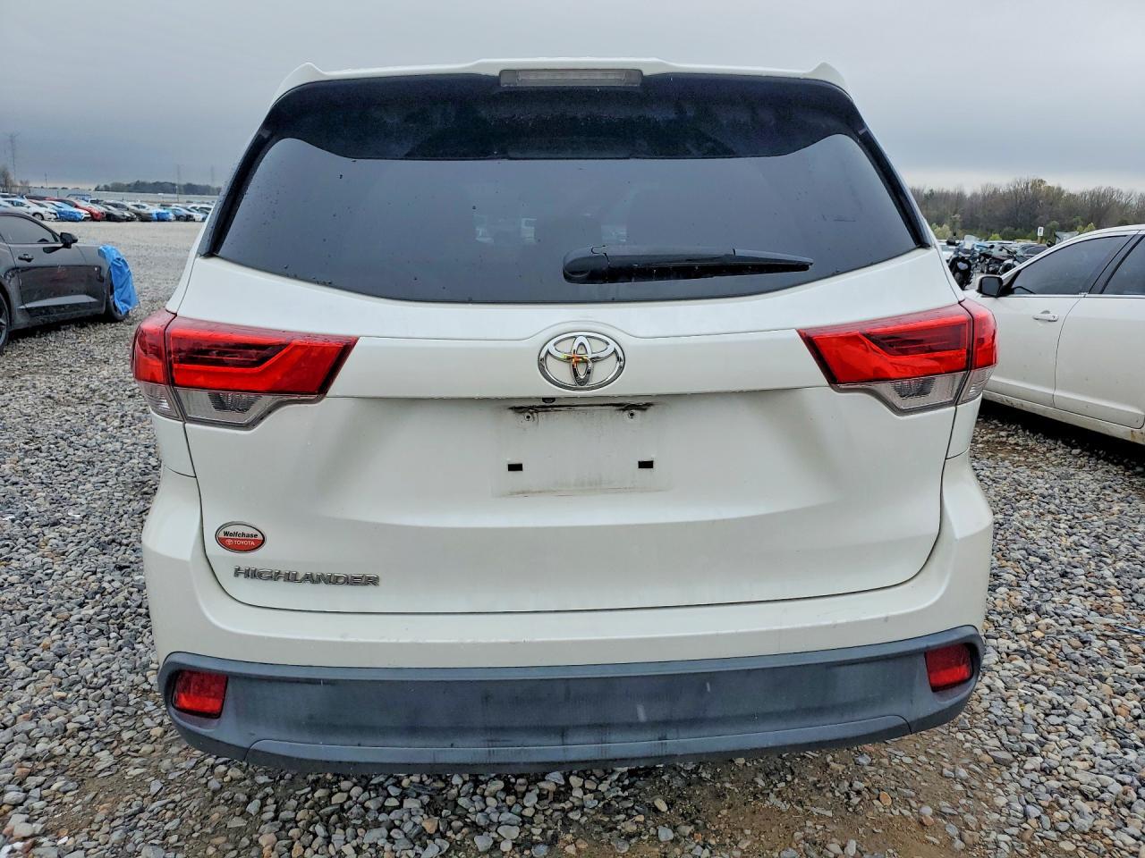 2018 Toyota Highlander Le - Image 6