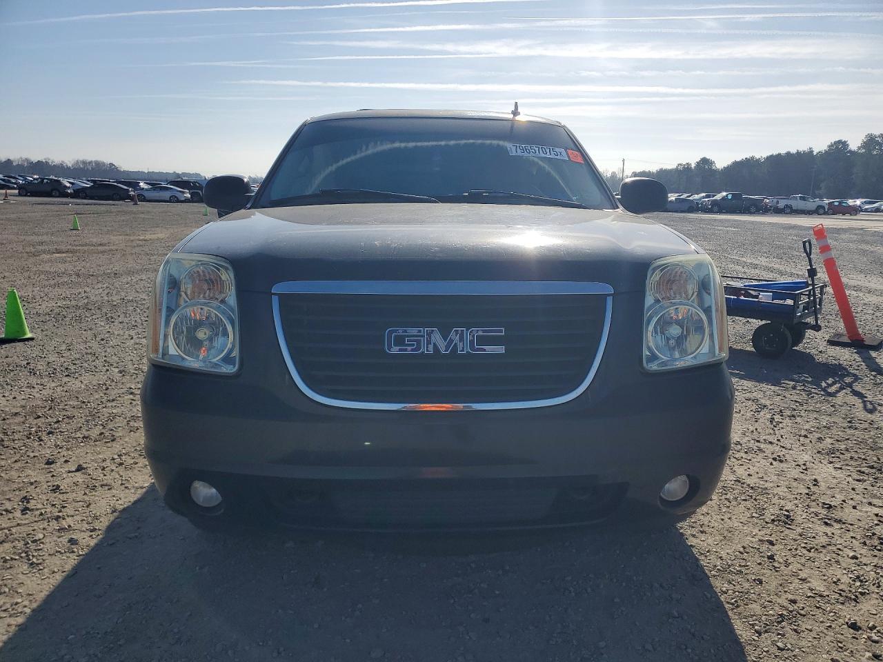 2008 GMC Yukon - Image 5