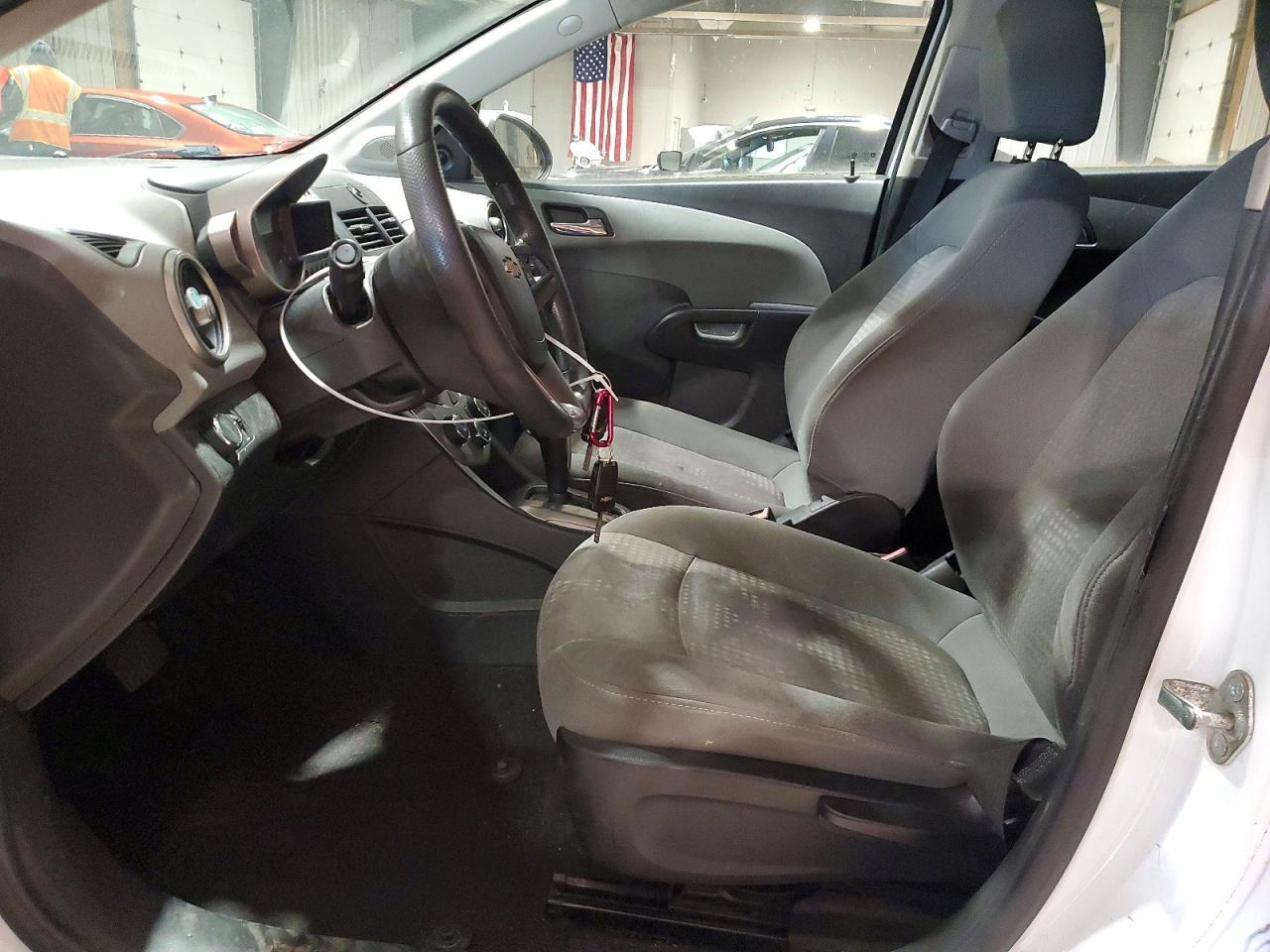 2014 Chevrolet Sonic - Фото 7