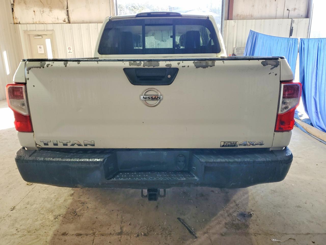 2017 Nissan Titan S - Фото 6