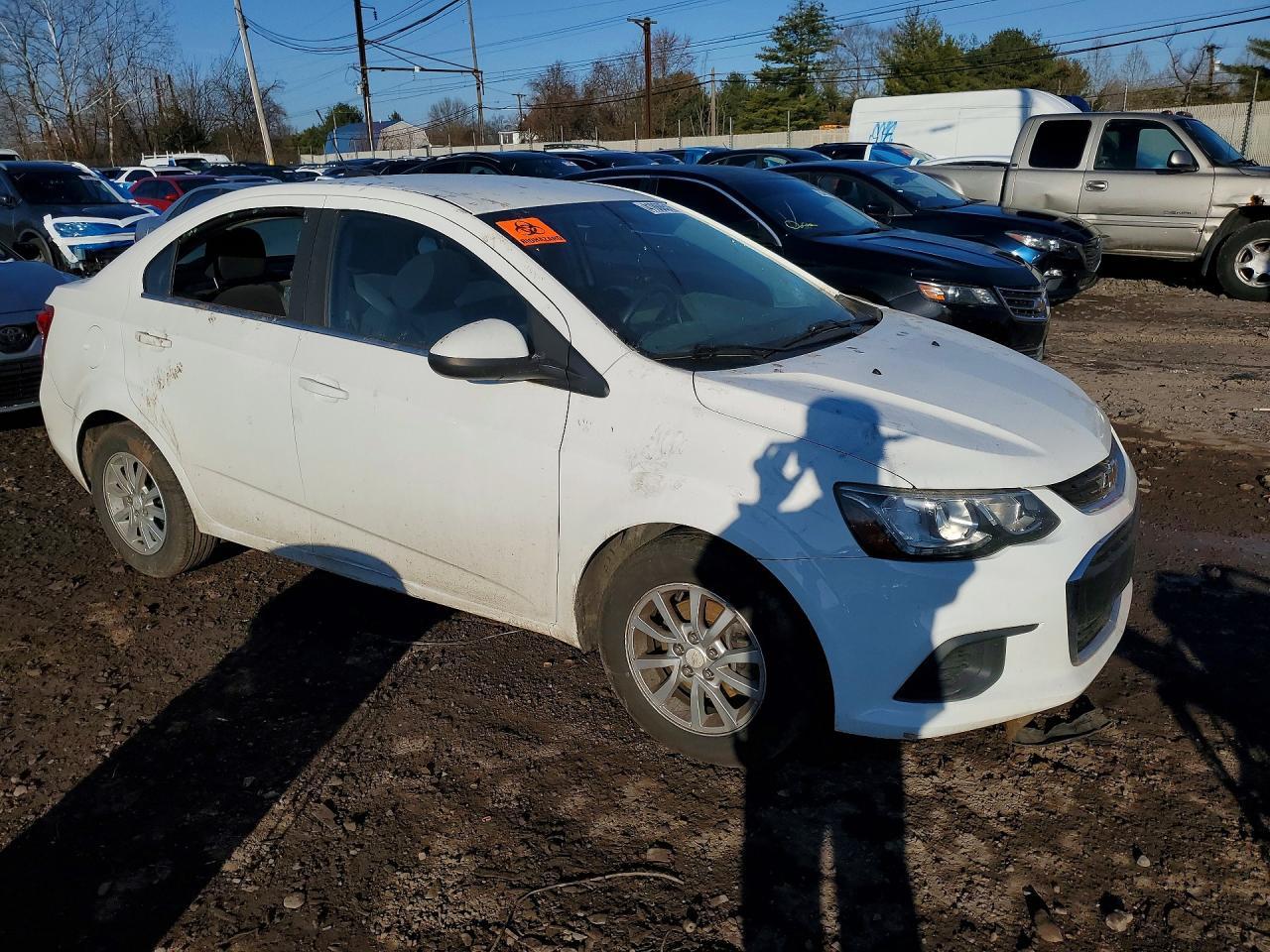 2017 Chevrolet Sonic Lt - Фото 4