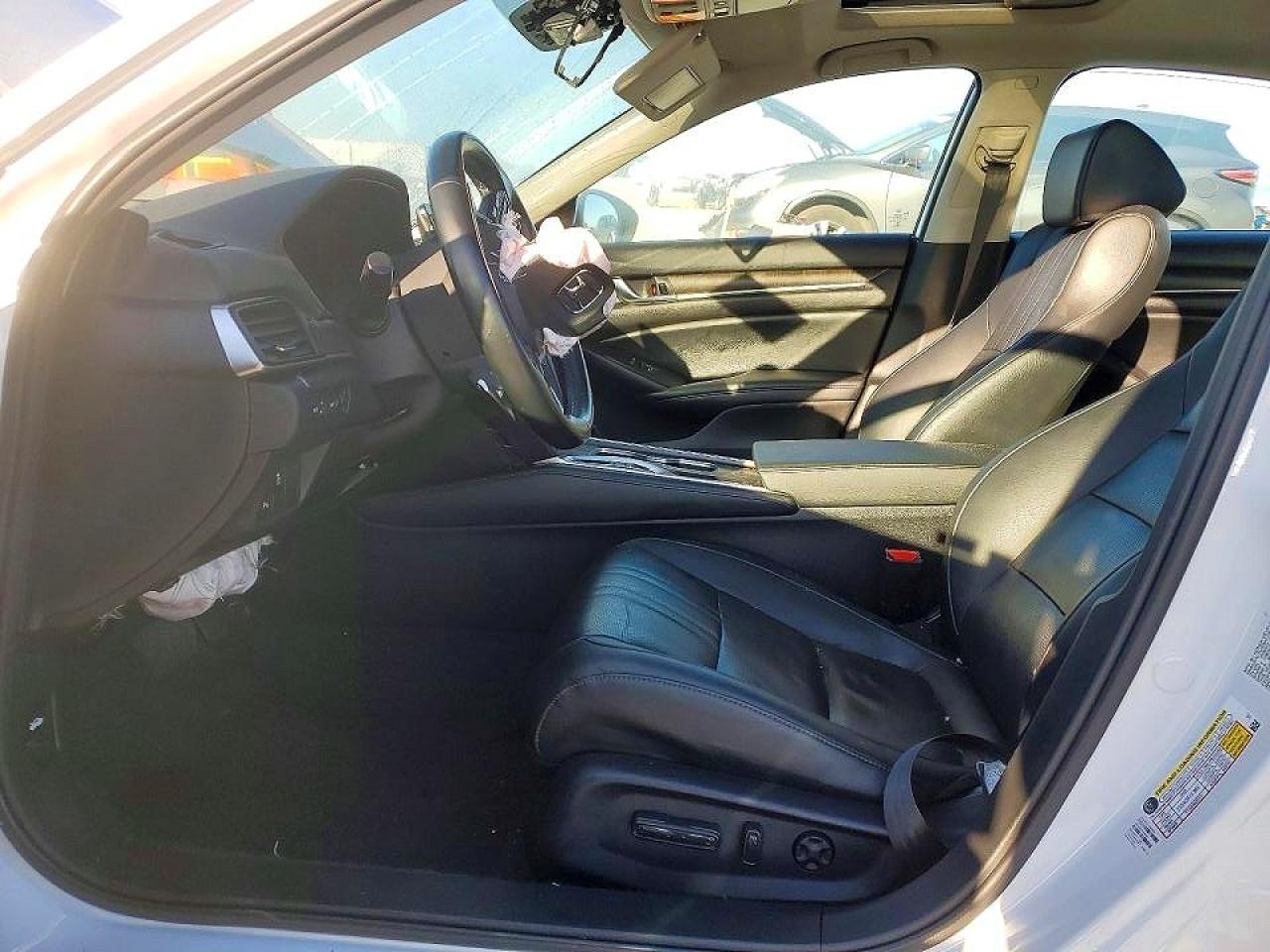 2022 Honda Accord Touring - Image 7