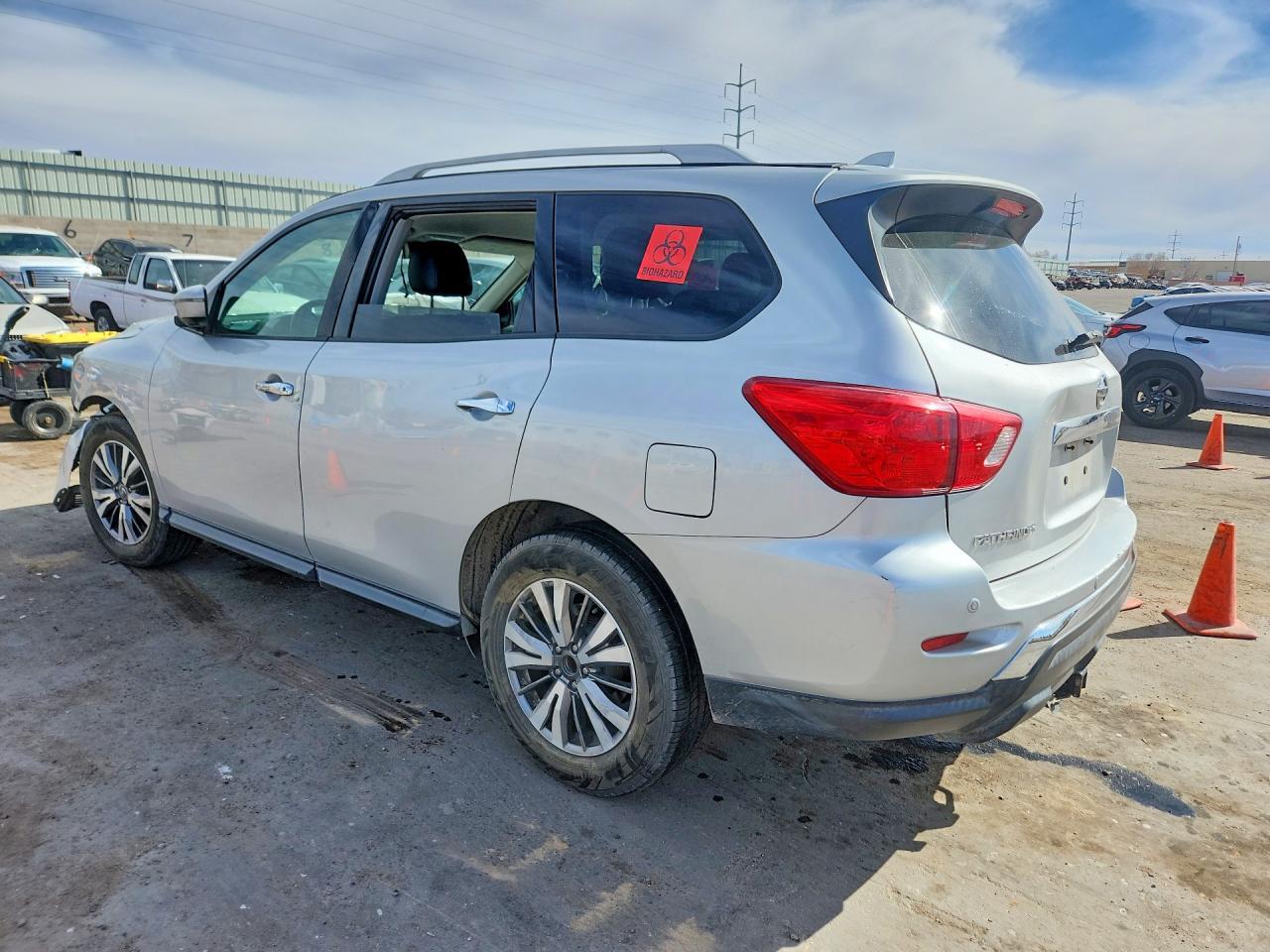 2019 Nissan Pathfinder Sl - Фото 2
