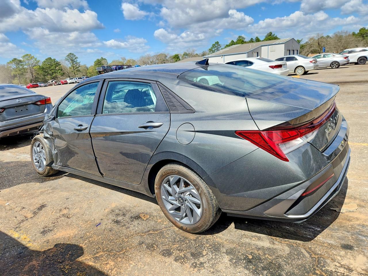 2024 Hyundai Elantra Hybrid Blue - Image 2