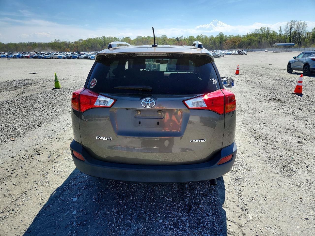 2015 Toyota Rav4 Limited - Image 6