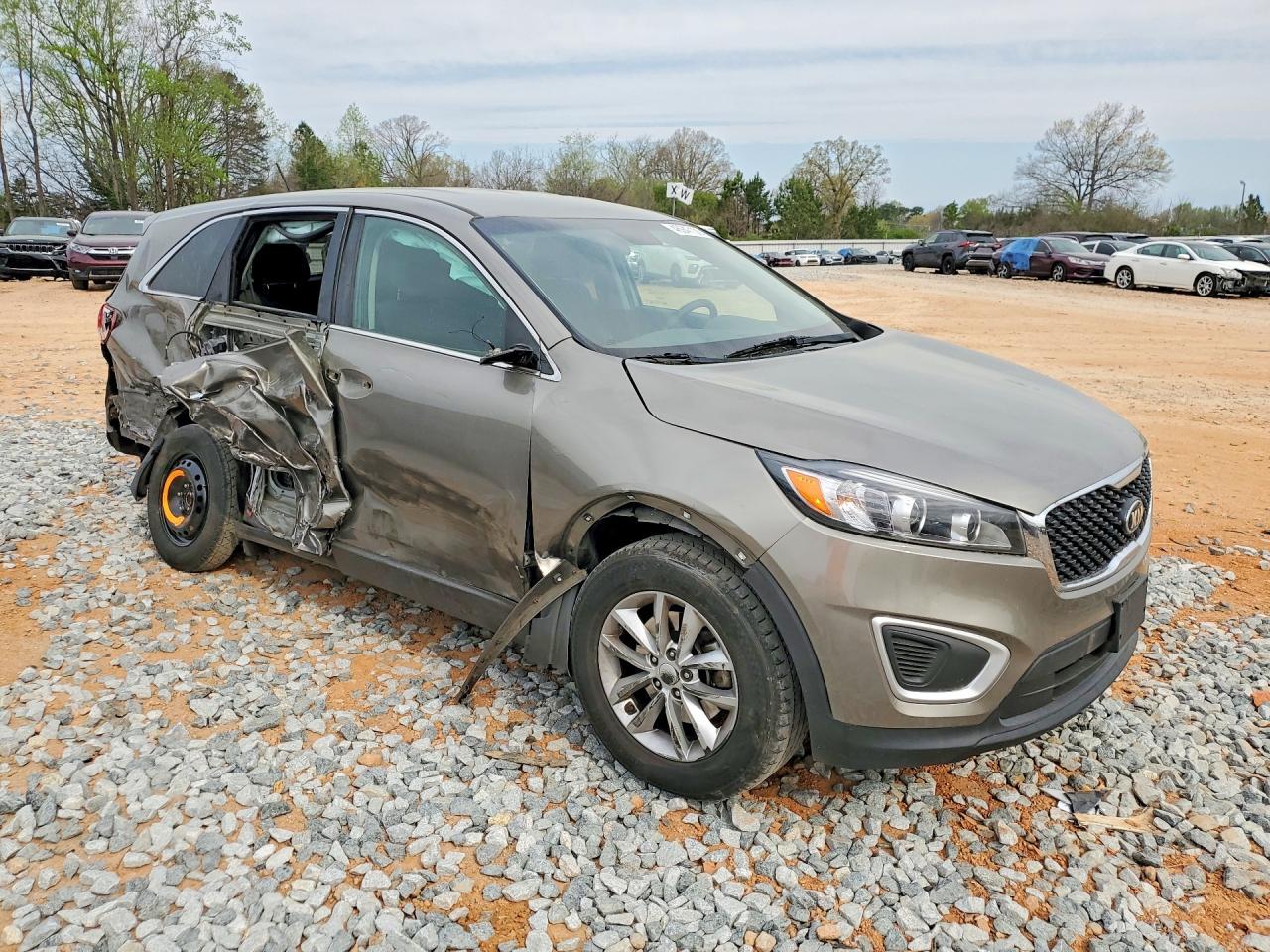 2017 Kia Sorento L - Image 4
