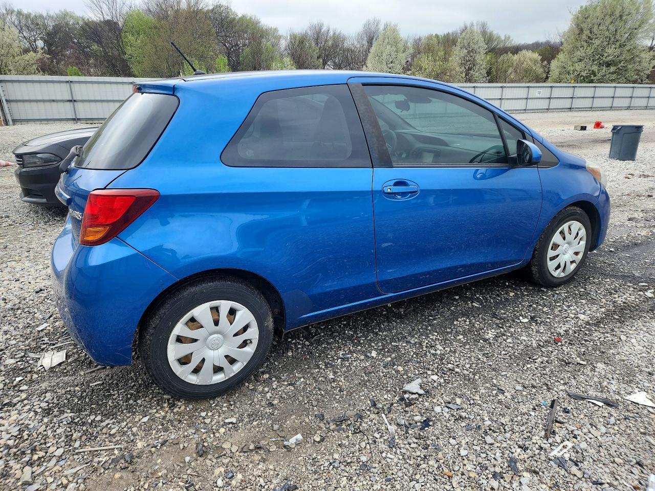 2017 Toyota Yaris 3-Door L - Фото 3