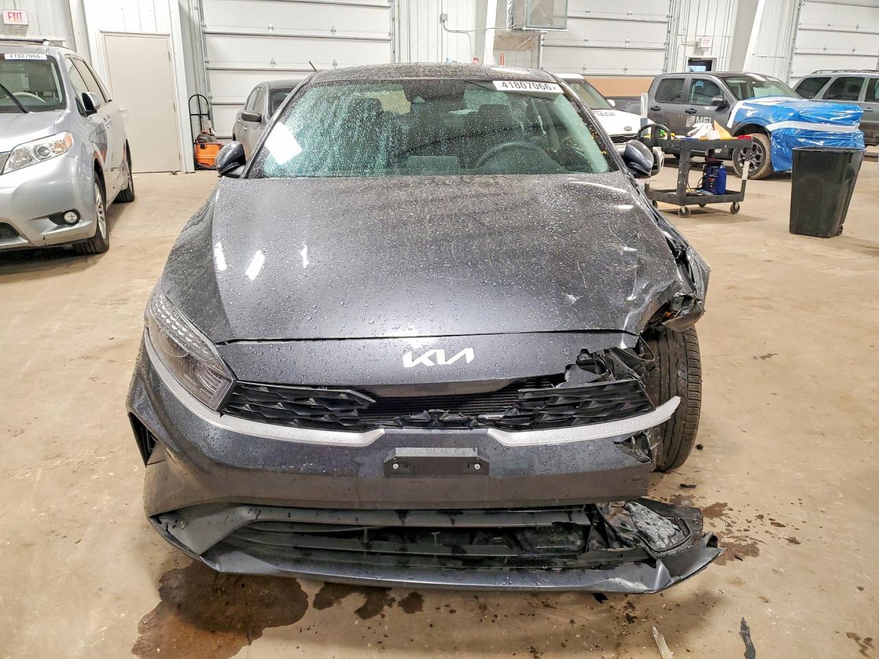 2024 Kia Forte Lxs - Image 5