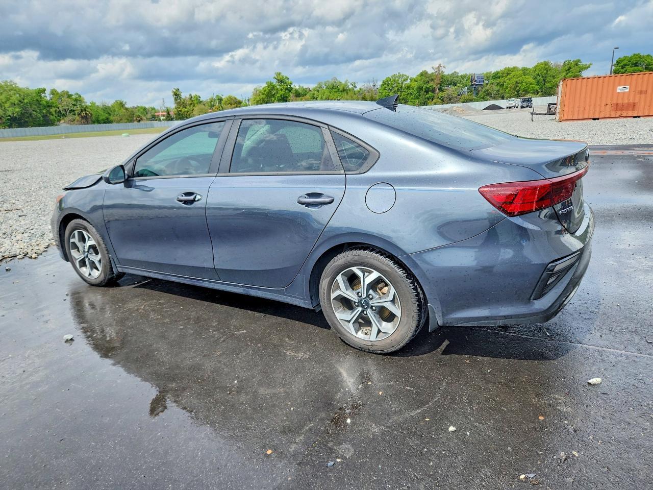 2021 Kia Forte Lxs - Фото 2