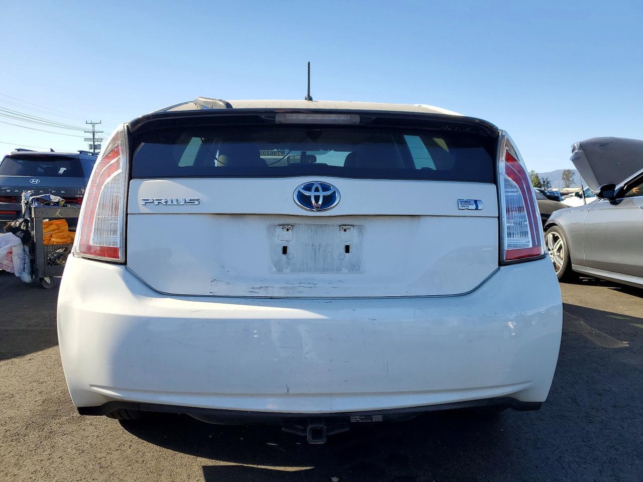 2013 Toyota Prius Two - Фото 6