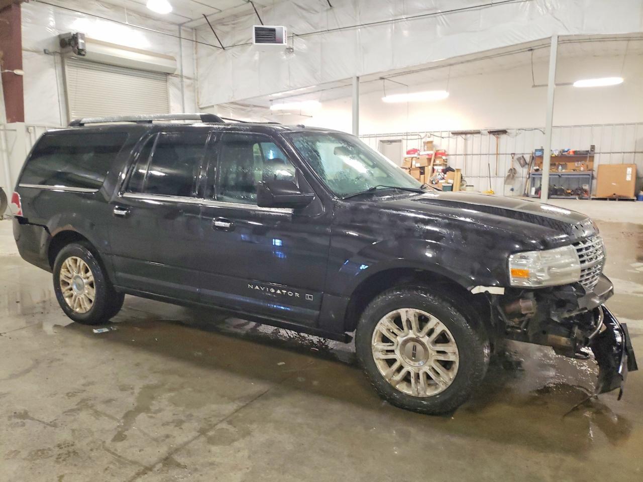 2013 Lincoln Navigator L - Image 4