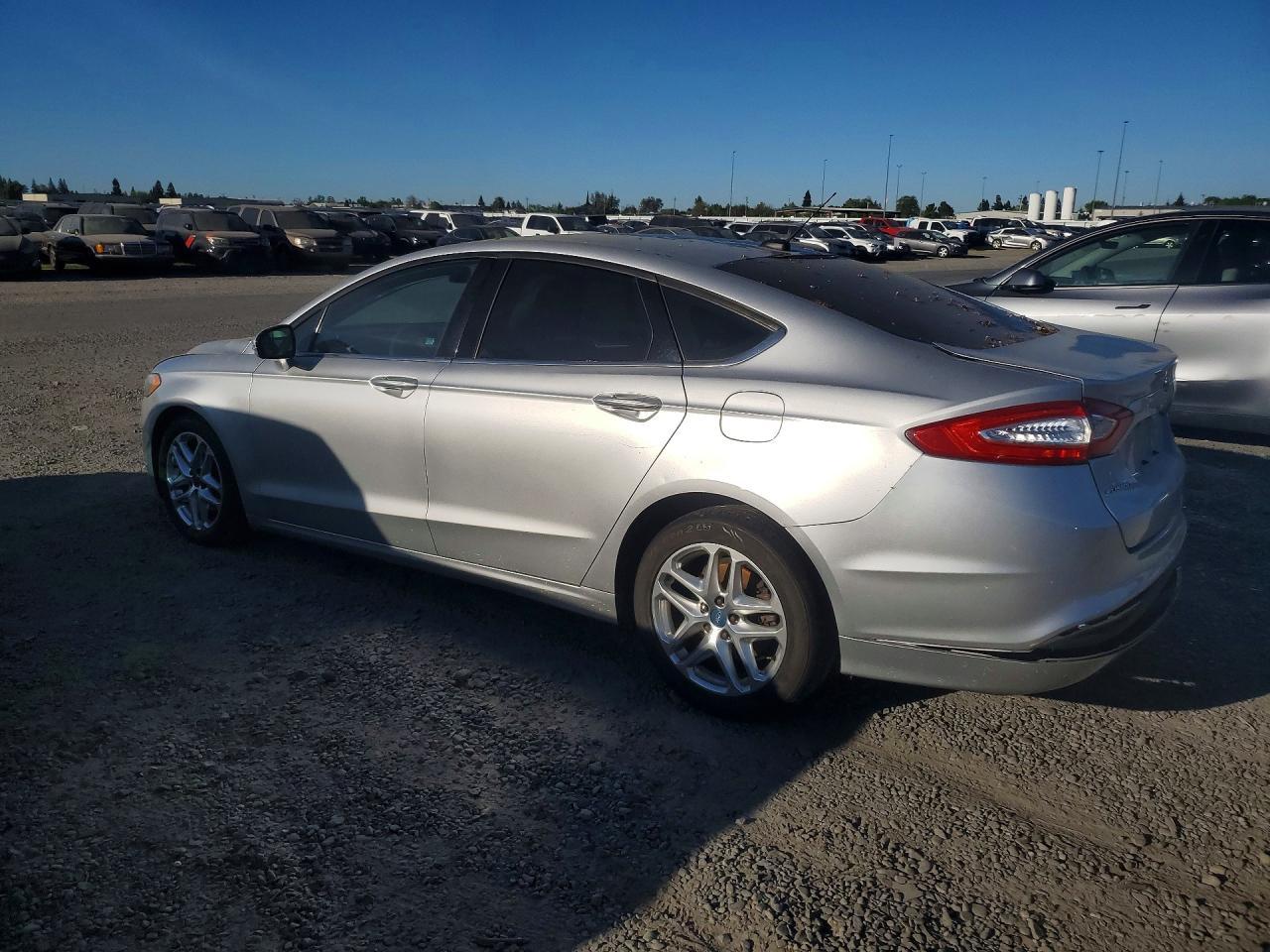 2013 Ford Fusion - Фото 2