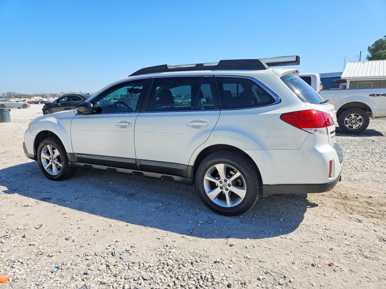 2014 Subaru Outback 2.5I - Фото 2