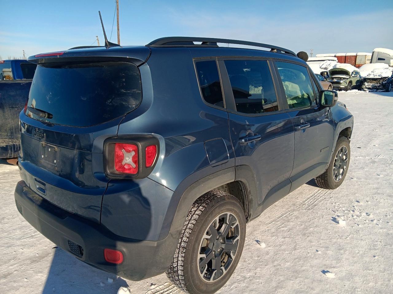 2023 Jeep Renegade Latitude - Фото 3
