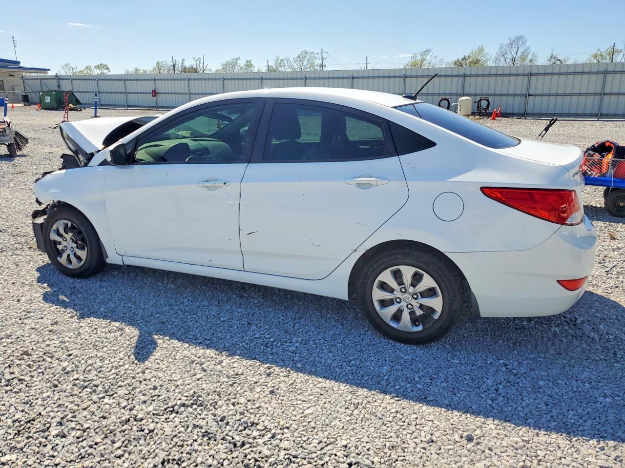 2016 Hyundai Accent Se - Image 2