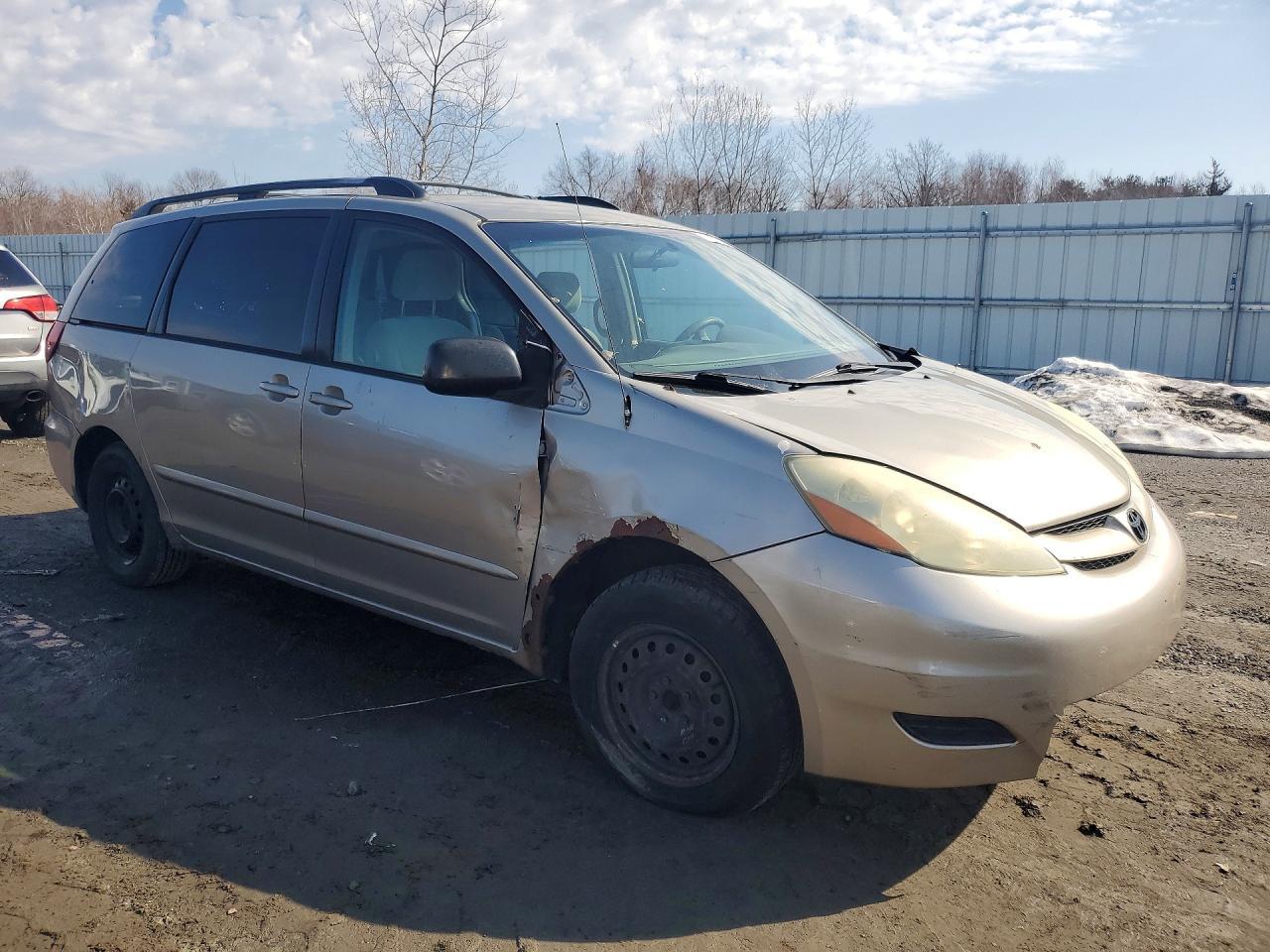 2006 Toyota Sienna Le 7 Passenger - Фото 4