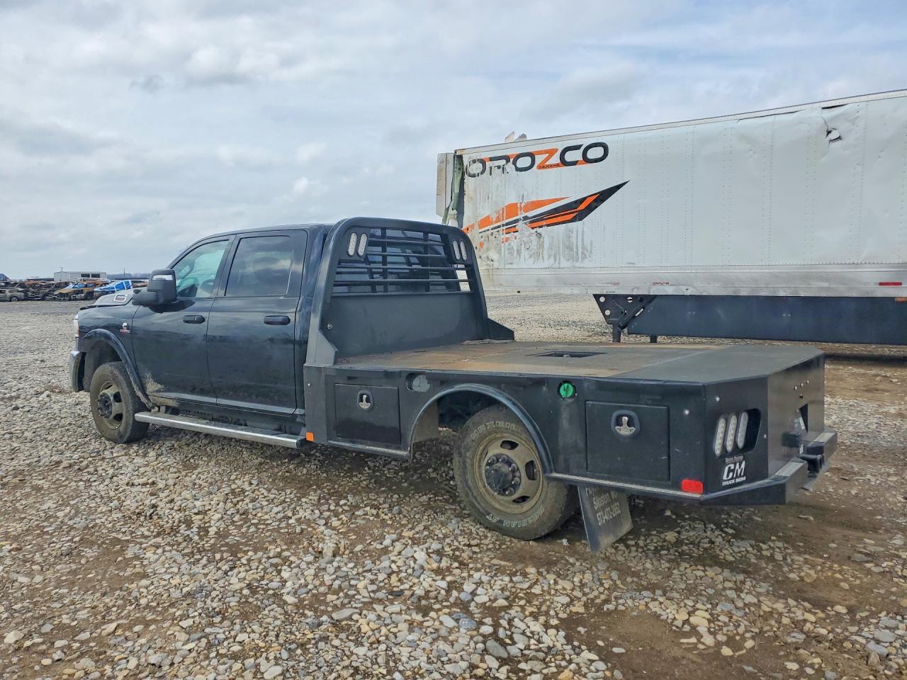 2024 Ram 3500 Flatbed Truck - Фото 2