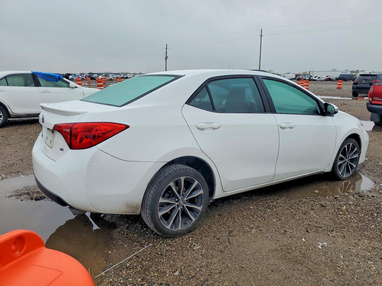 2017 Toyota Corolla - Фото 3