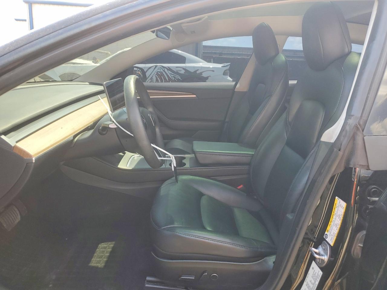 2023 Tesla Model 3 - Image 7