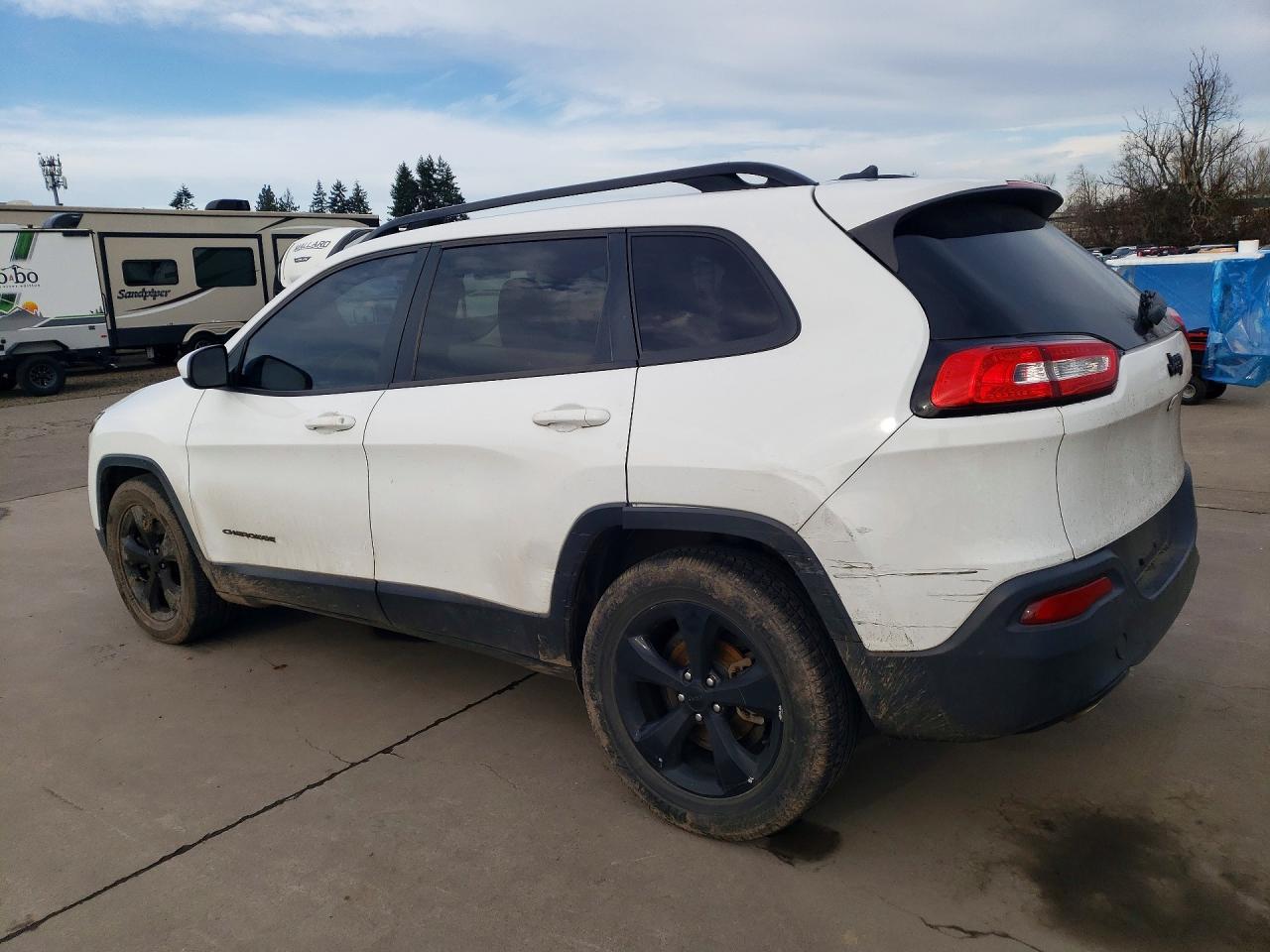 2016 Jeep Cherokee Latitude - Image 2