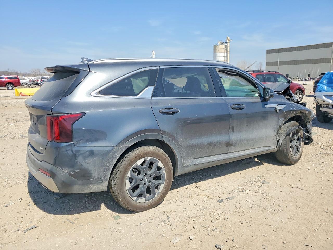 2024 Kia Sorento S - Фото 3