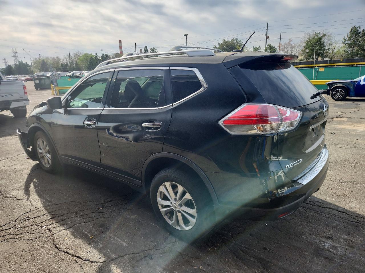 2015 Nissan Rogue Sv - Image 2