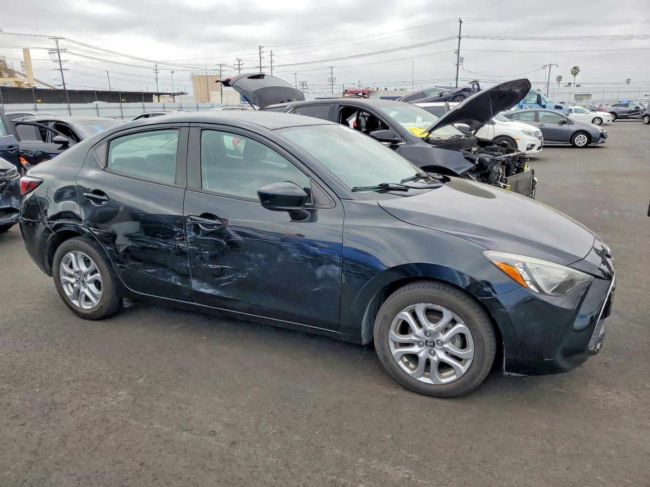 2017 Toyota Yaris Ia Base - Image 4
