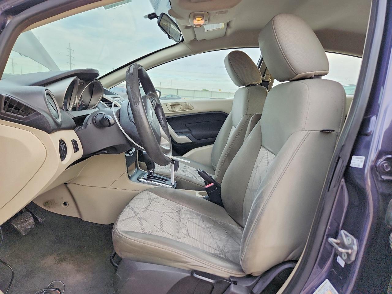 2012 Ford Fiesta Se - Фото 7