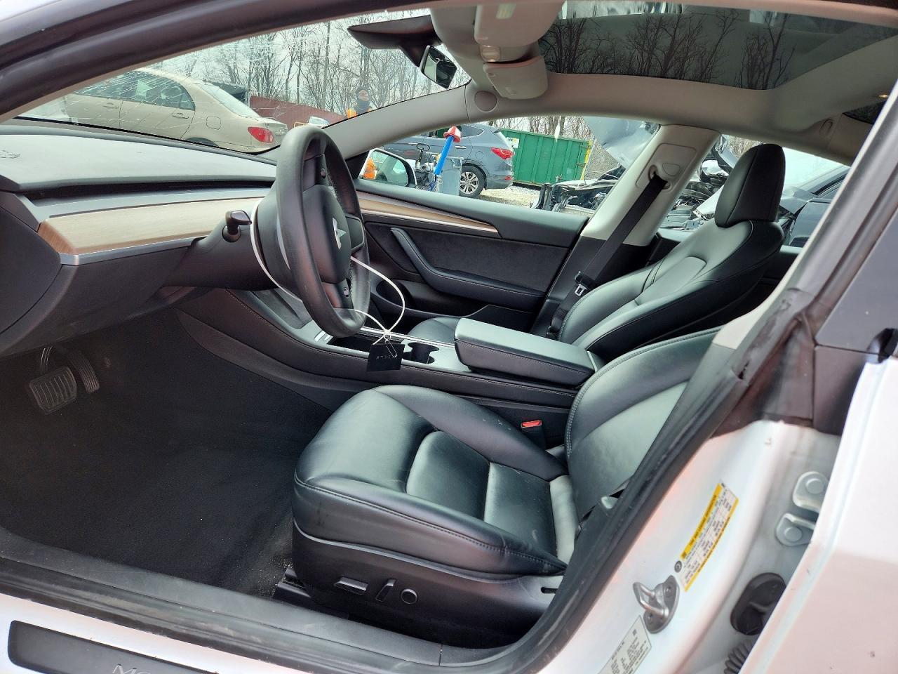 2023 Tesla Model 3 - Фото 7