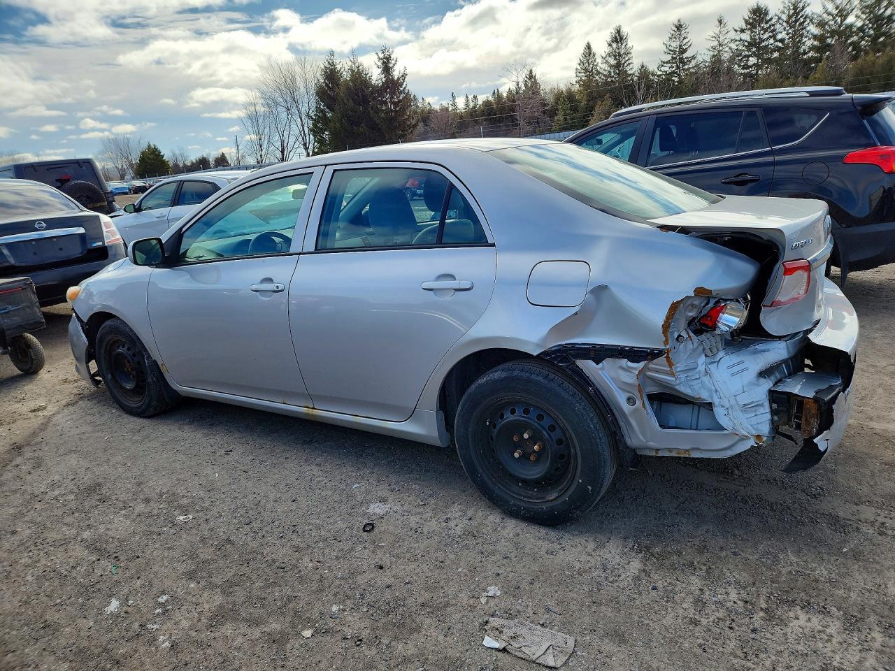 2011 Toyota Corolla Base - Фото 2