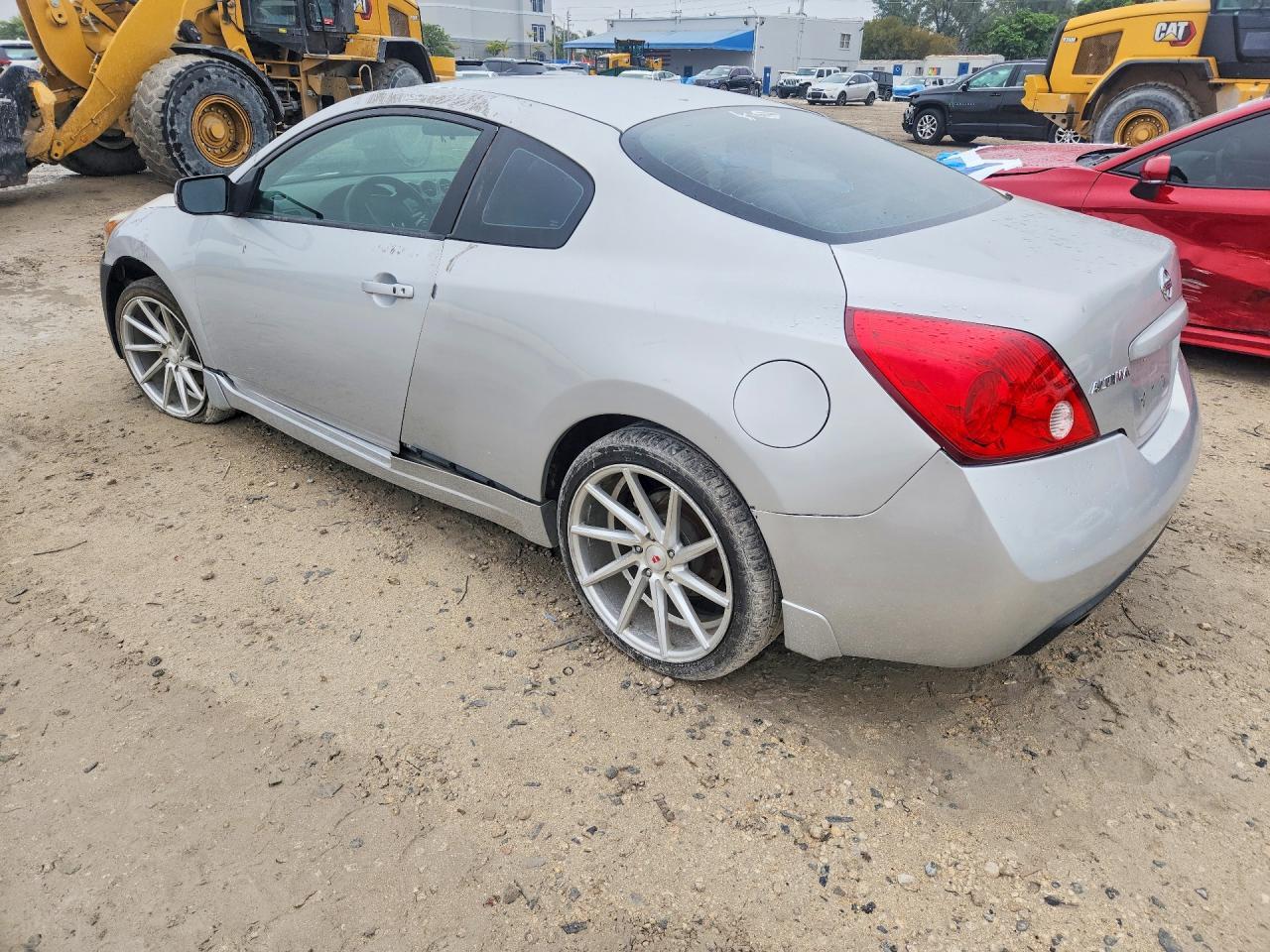 2010 Nissan Altima 2.5 S - Фото 2