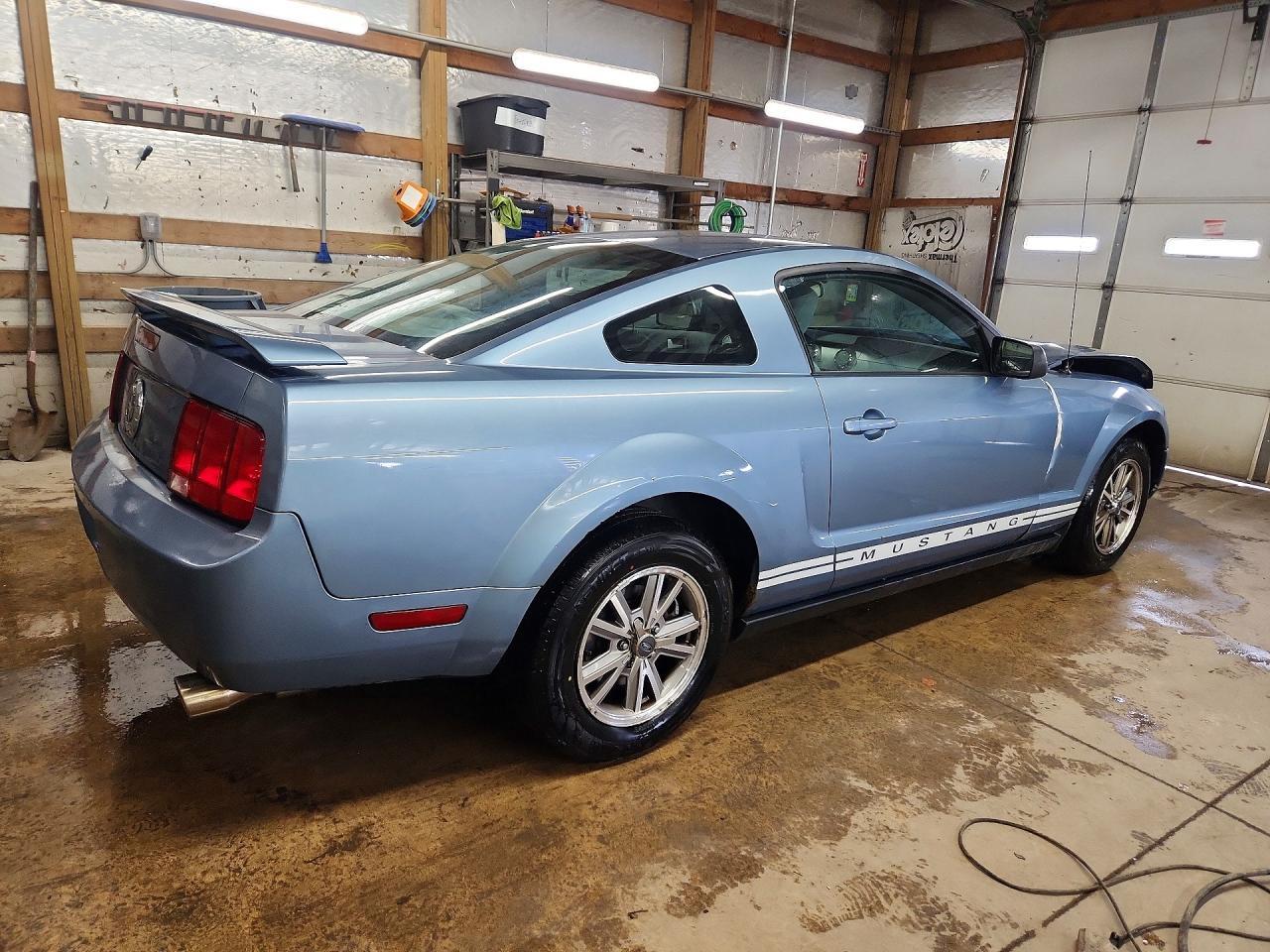 2005 Ford Mustang - Фото 3