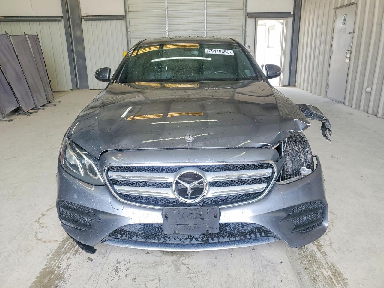 2017 Mercedes-Benz E 300 - Фото 5