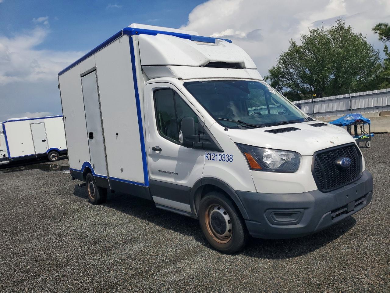 2022 Ford Transit Delivery Truck - Фото 4