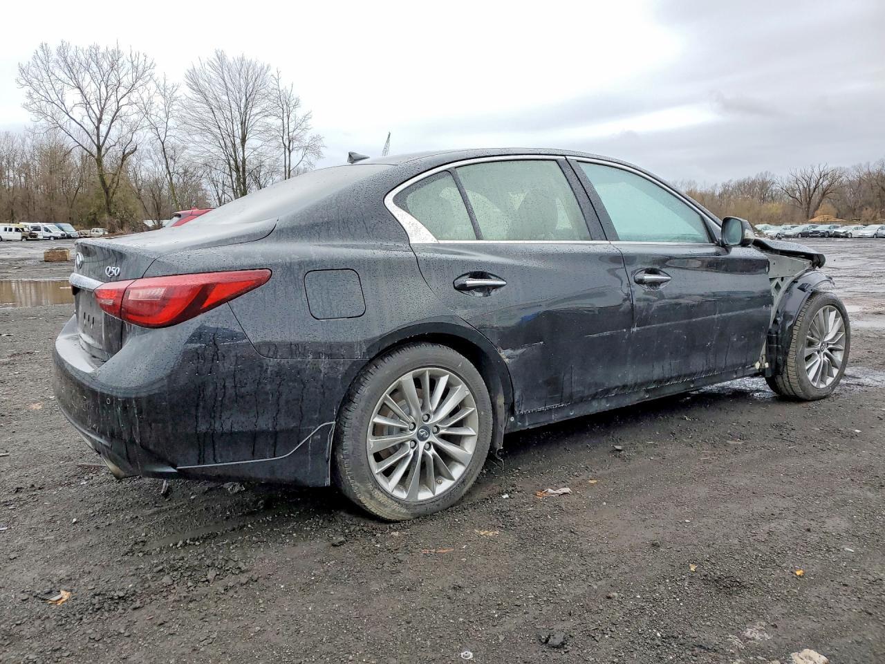 2018 Infiniti Q50 3.0T Luxe - Image 3