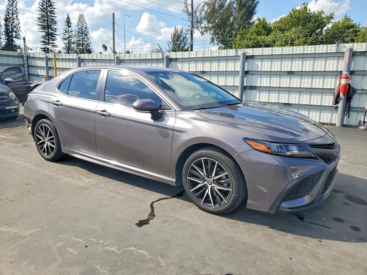 2023 Toyota Camry Se - Фото 4