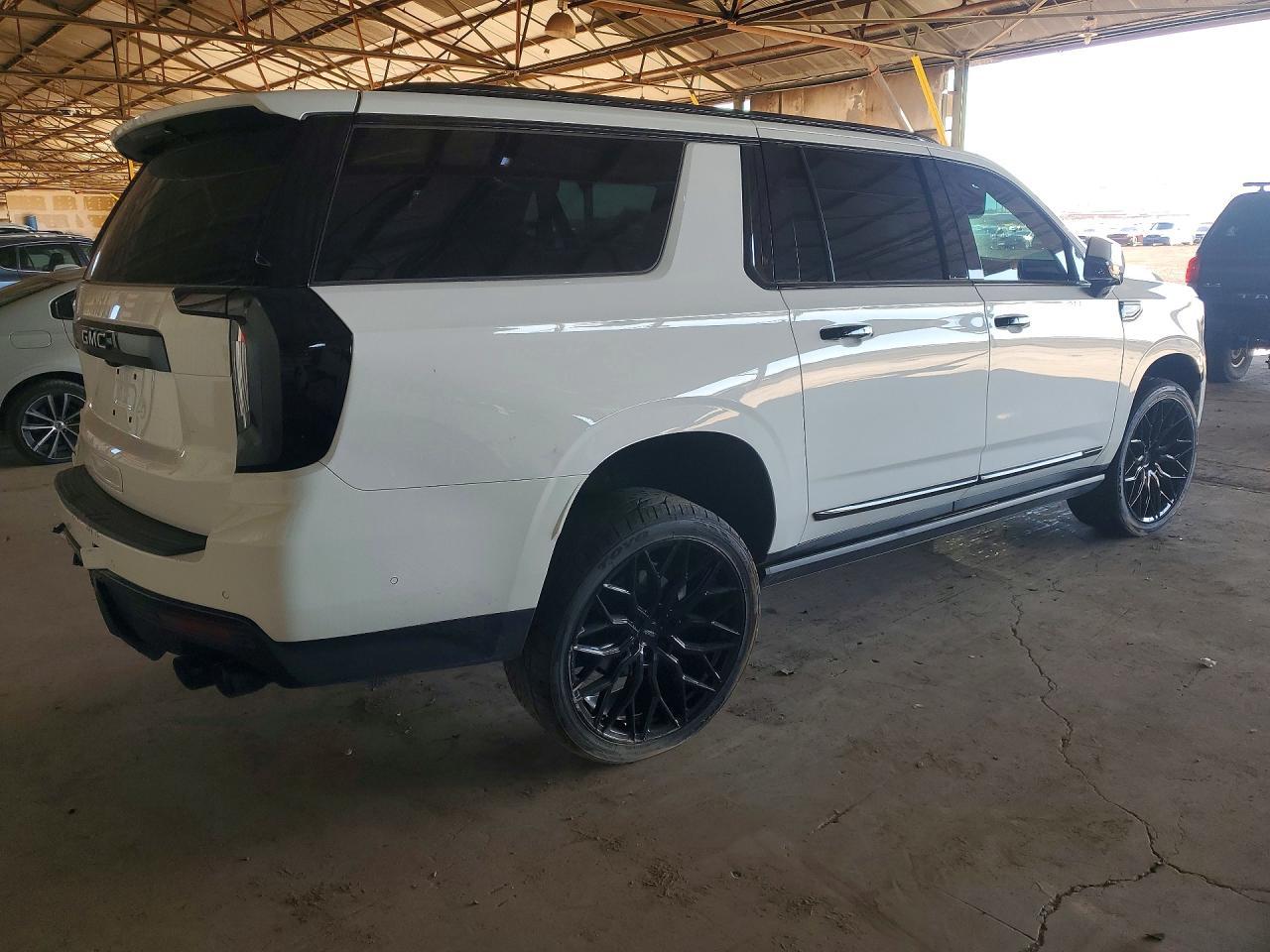 2023 GMC Yukon Xl Denali - Фото 3