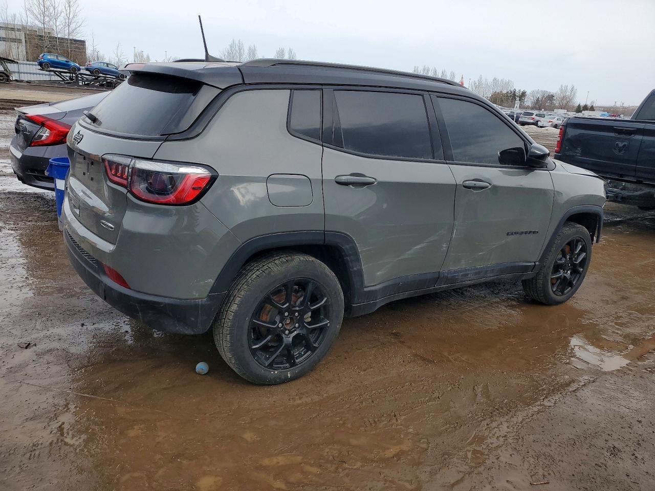 2023 Jeep Compass - Image 3