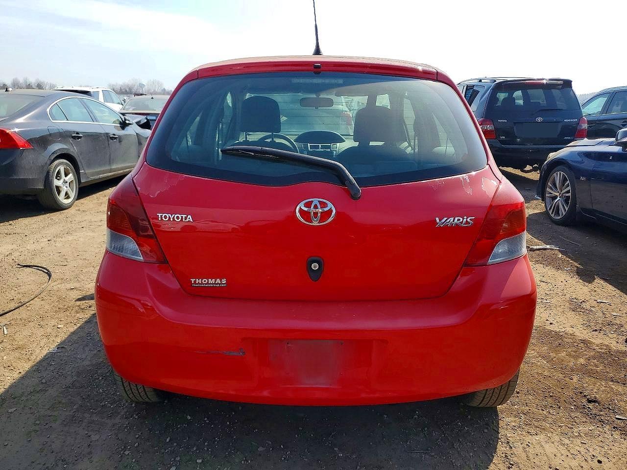 2011 Toyota Yaris Base - Фото 6
