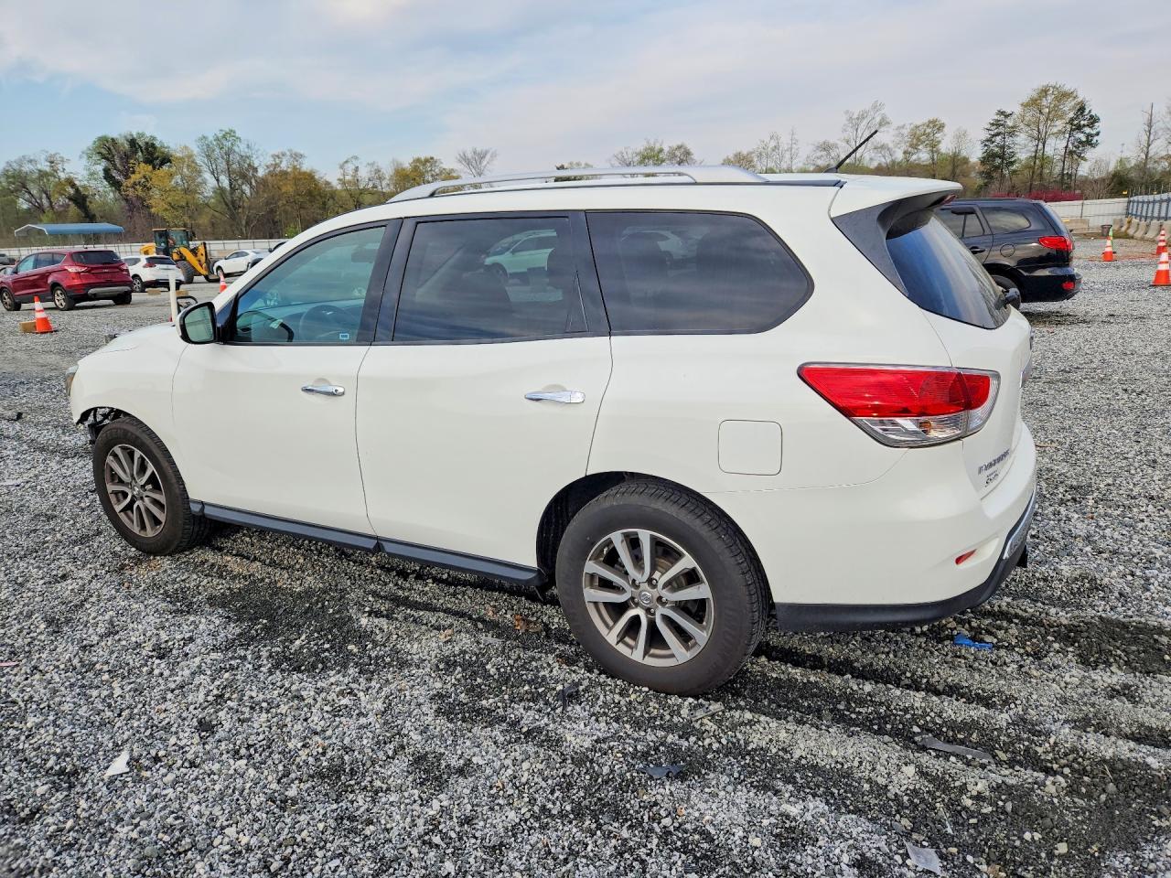 2015 Nissan Pathfinder S - Фото 2