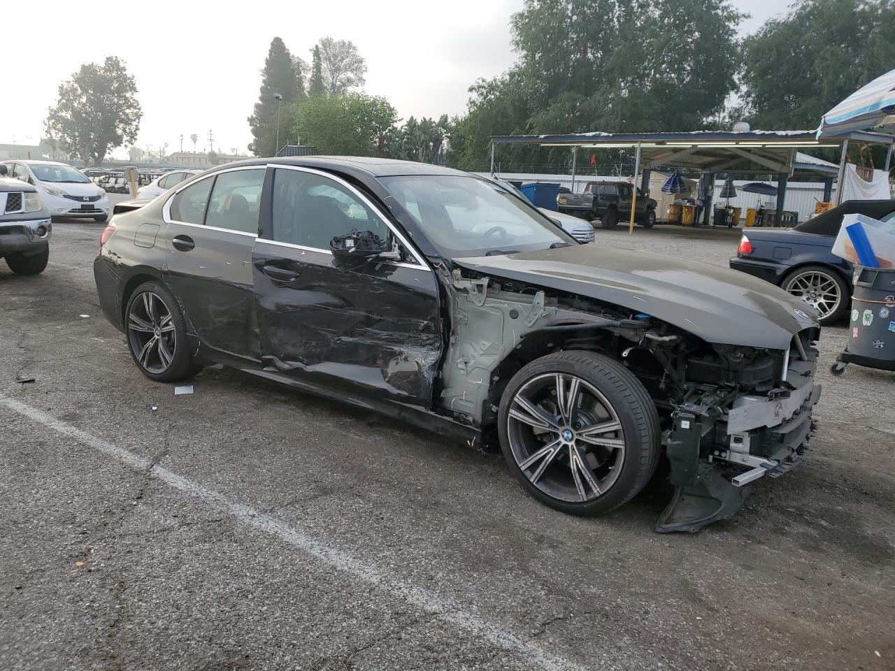 2024 BMW 330I - Фото 4